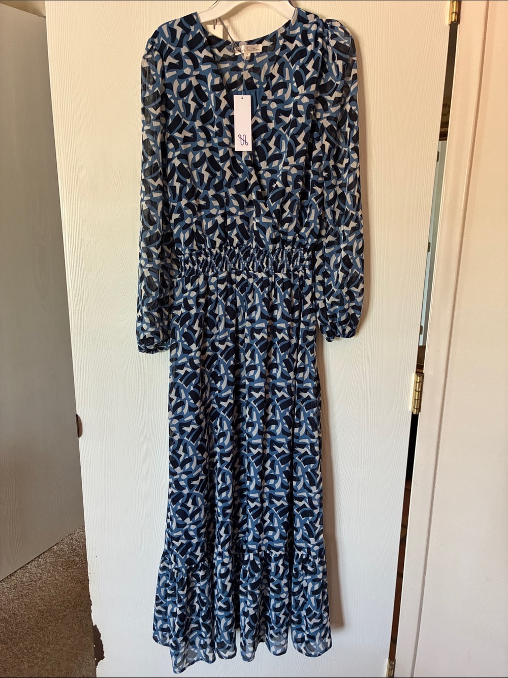 nine britton Black and Blue Abstract Print Long-Sleeve Maxi Dress, small